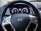 Hyundai ix35 2.0 CRDi 135 kW Premium 4WD Automatik - Hyundai ix35: Allradantrieb, 2.0