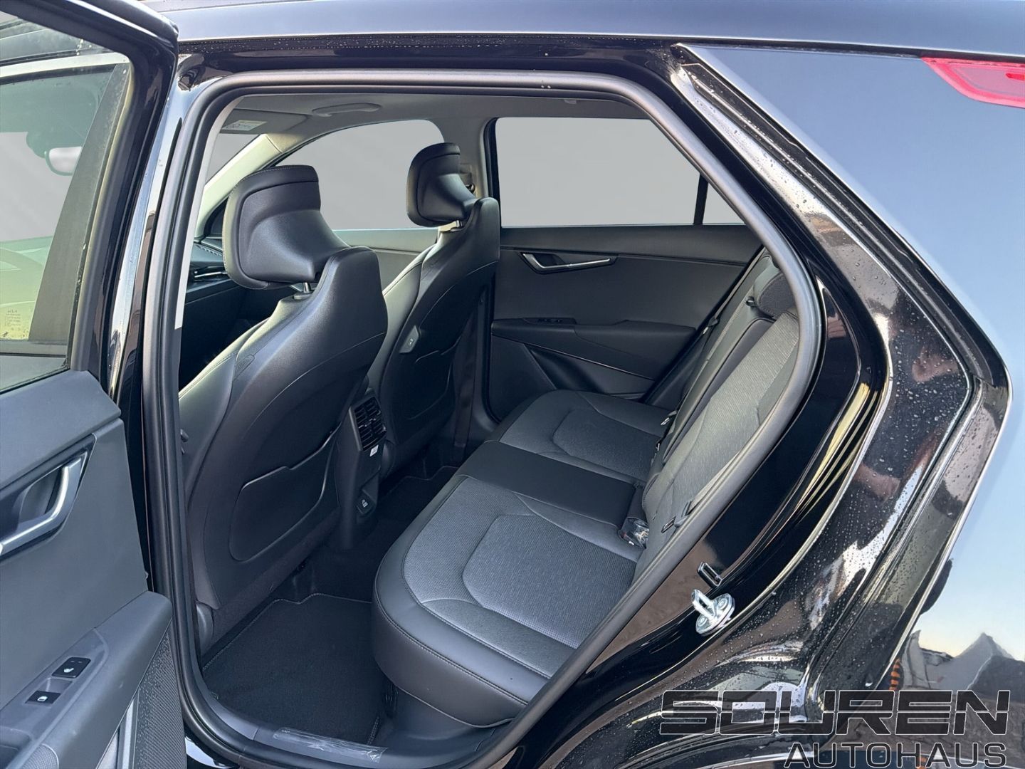 Fahrzeugabbildung Kia Niro HEV Spirit Glasdach Technik-&Relax-Paket 18