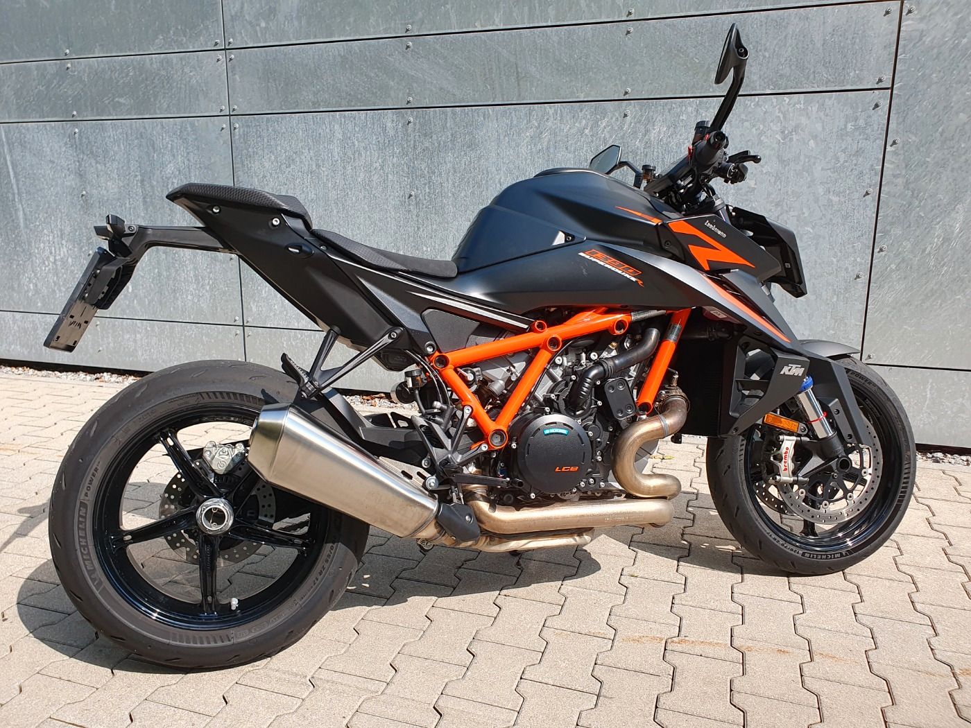 Fahrzeugabbildung KTM 1390 Super Duke R Evo 2024