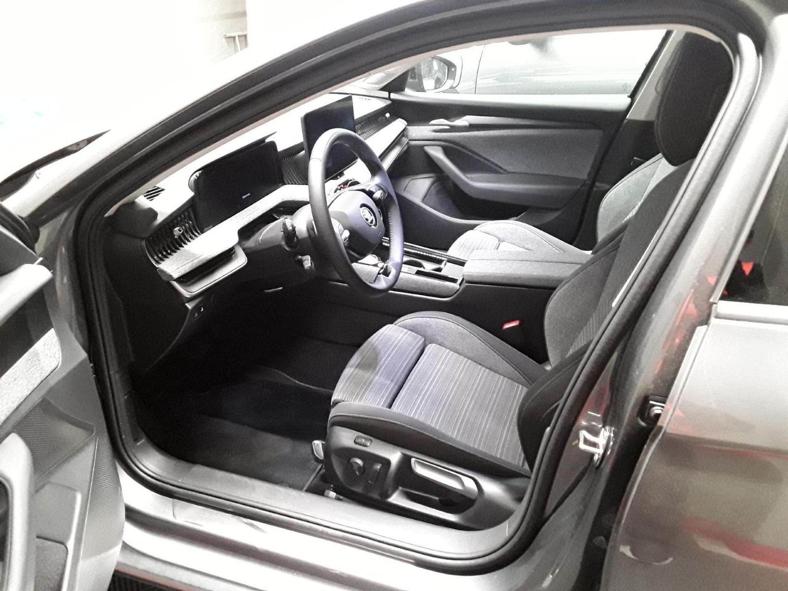 Skoda Superb - Bild 3