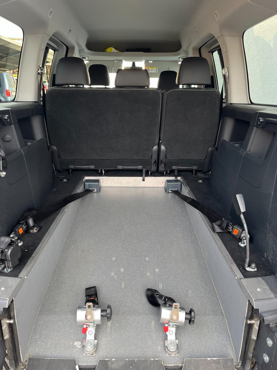 Volkswagen Caddy Maxi DSG Highline Rollstuhlrampe KAM ACC