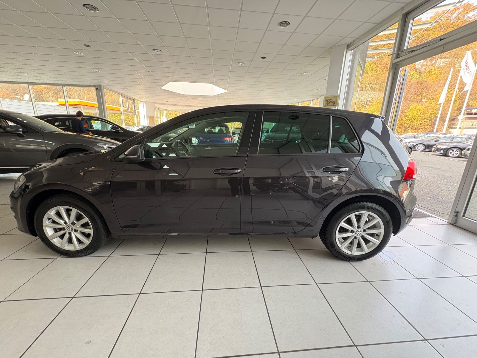 Fahrzeugabbildung Volkswagen Golf VII Lim. Lounge BMT