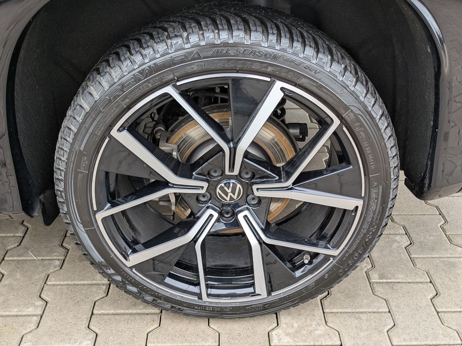 Fahrzeugabbildung Volkswagen Tayron 2.0 TDI 4M R-Line BLACK*7Si*MATRIX*PANO