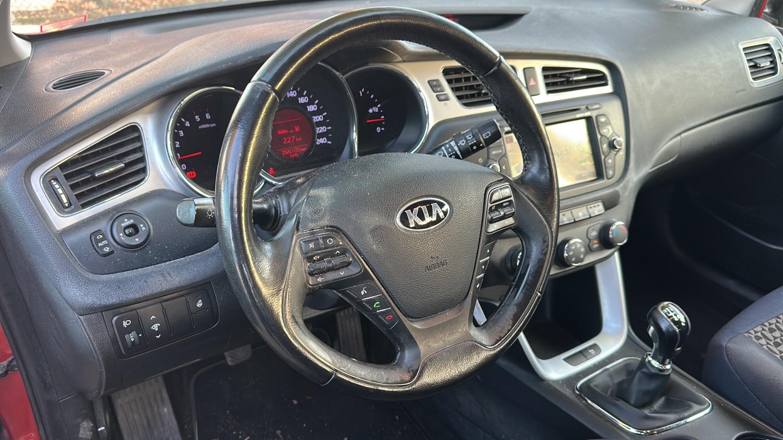 Kia cee'd 2012 — photo 9