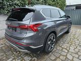 Hyundai SANTA FE 2.2 CRDi Signature 4WD DCT  - Hyundai Santa Fe Signature mit Diesel-Antrieb