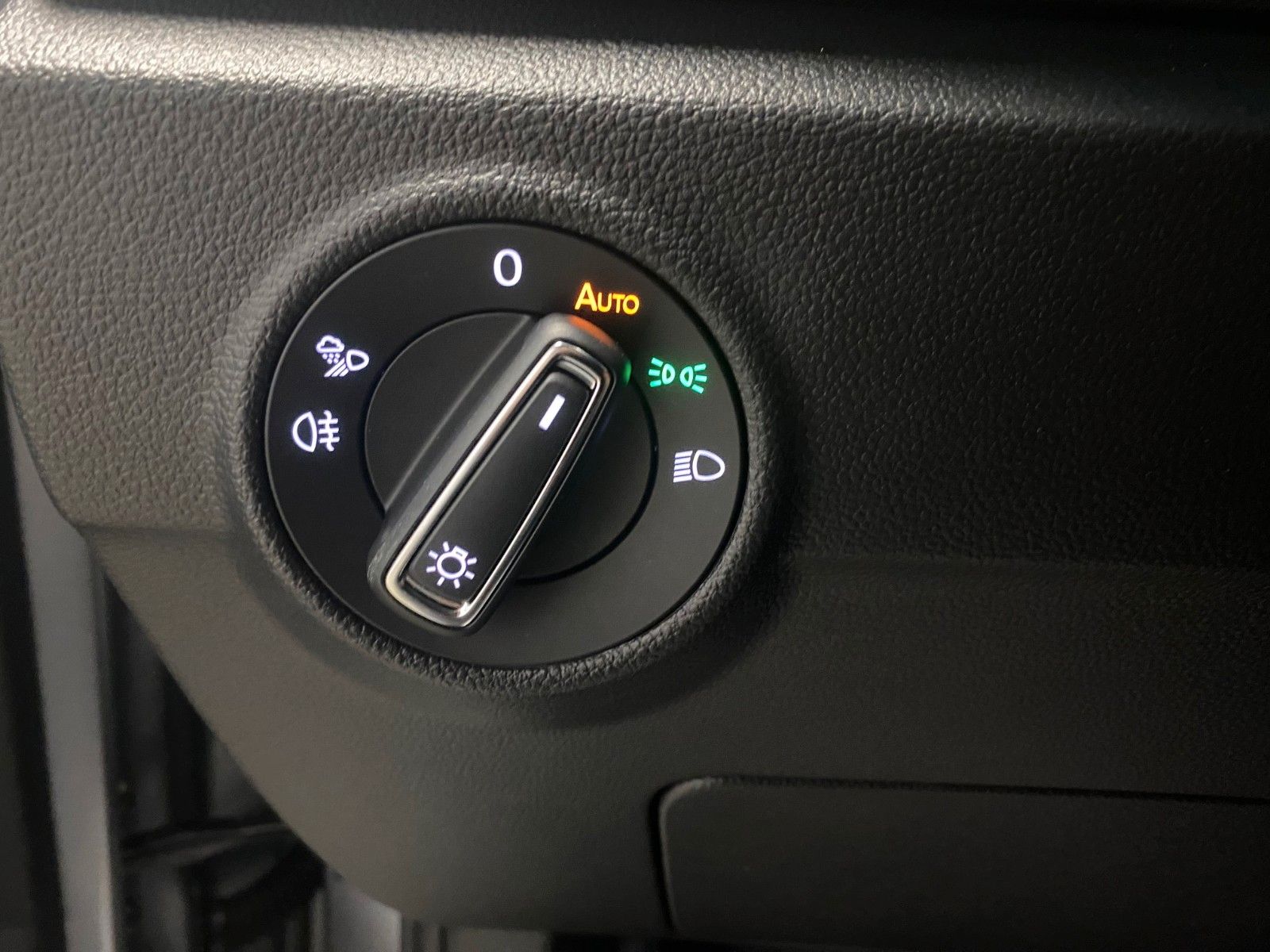 Fahrzeugabbildung Volkswagen T-Roc 1.5 TSI DSG Style+NAVI+MATRIX+Black Style+