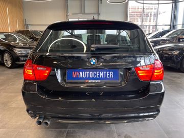 BMW Touring 330d xDrive *PANO*NAVI*PDC*SZHZ*LEDER*