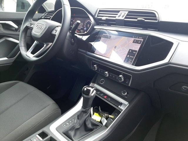 Fahrzeugabbildung Audi Q3 35 TDI quattro advanced Navi LED AHK ACC