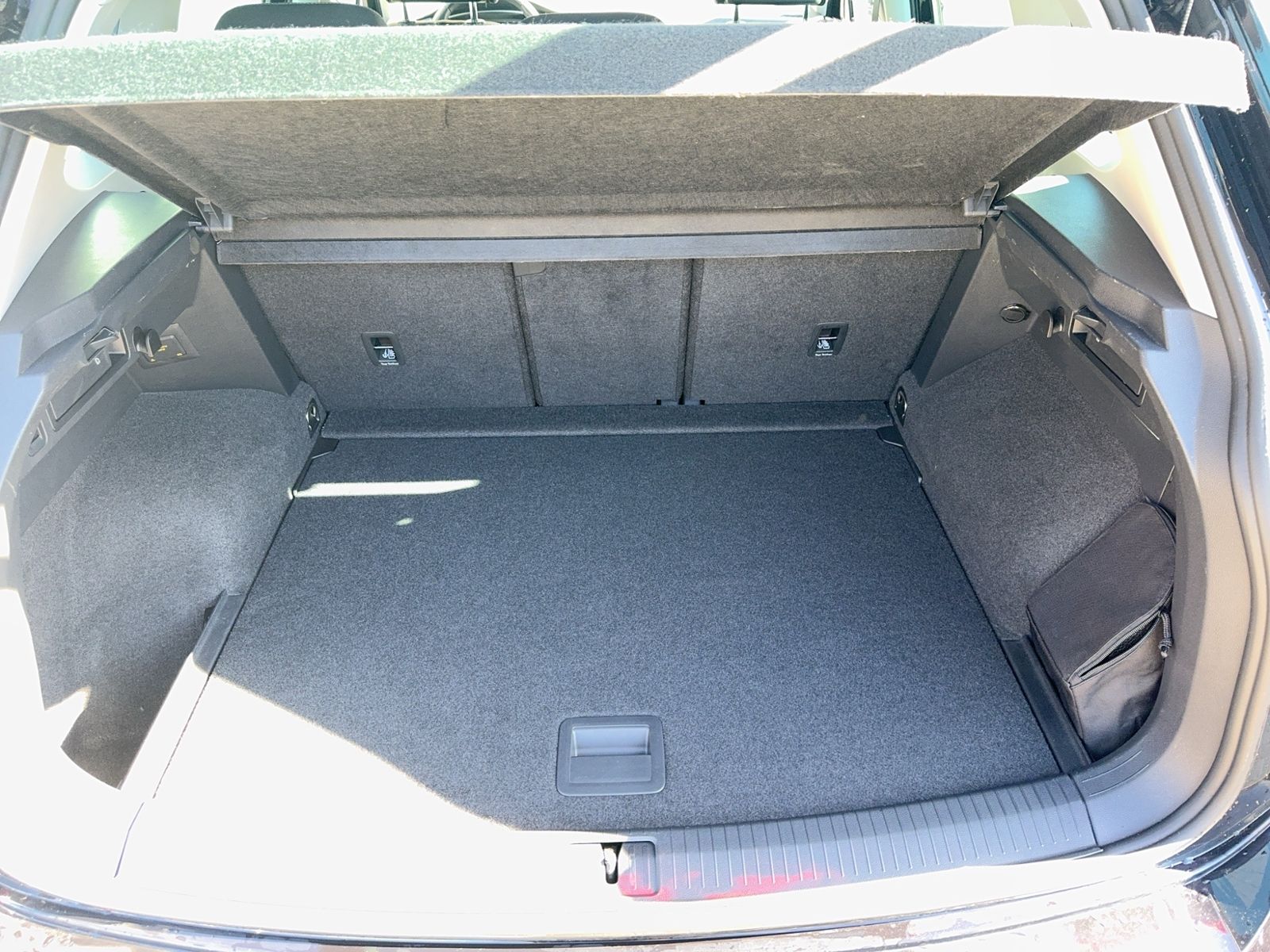 Tiguan 2.0 TDI Elegance 4Motion, AHK, Navi Disco