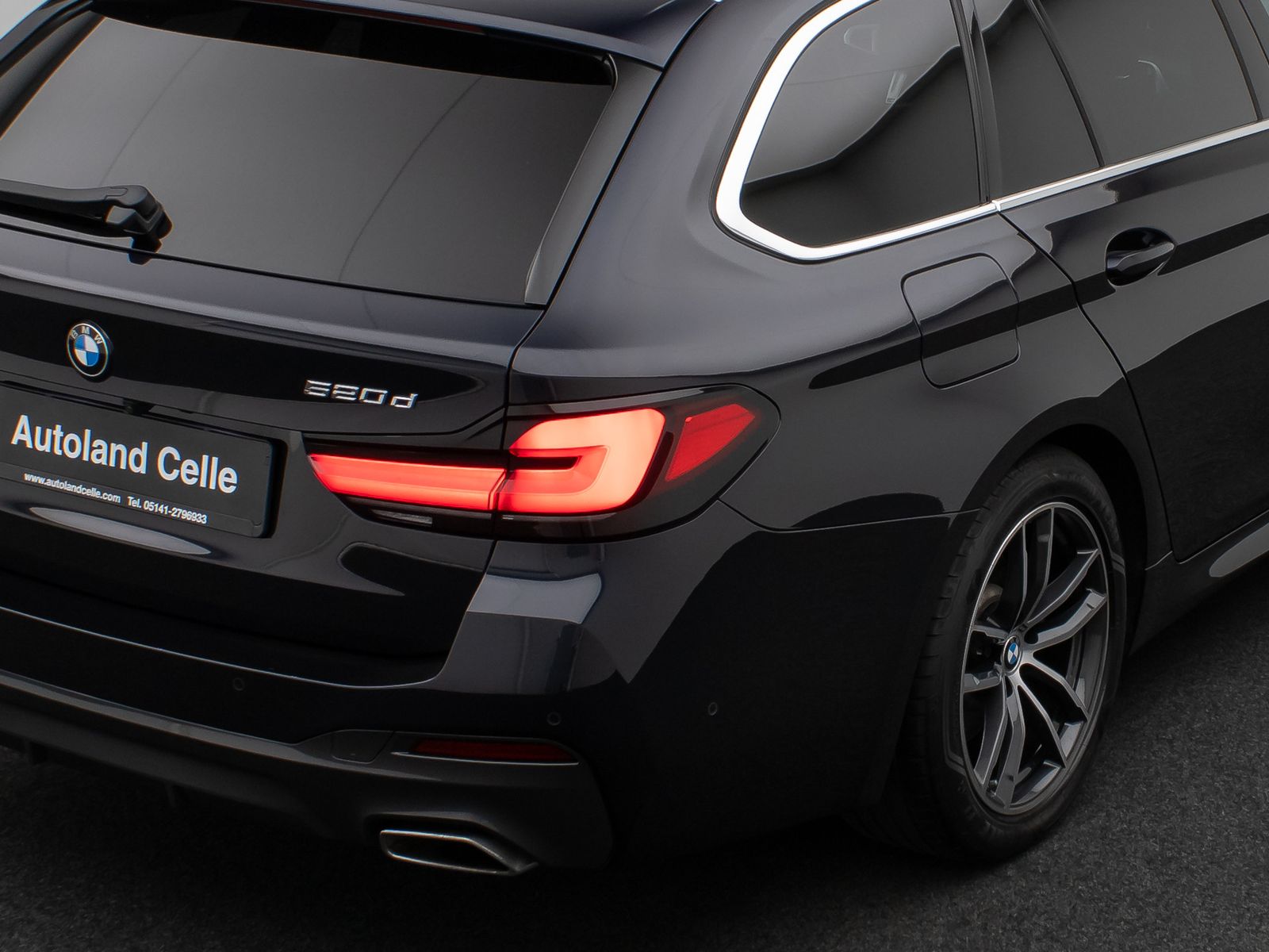 Fahrzeugabbildung BMW 520d xD M Sport Kamera HUD DAB 4xKlima Alarm AHK