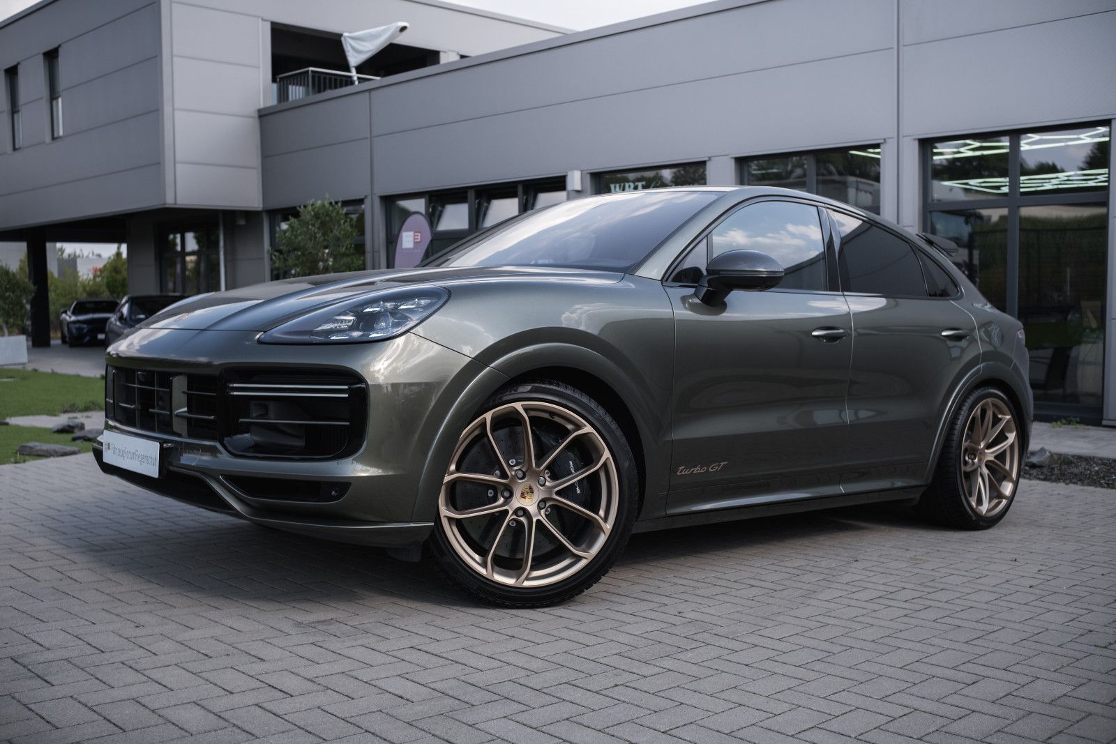 Fahrzeugabbildung Porsche Cayenne Coupe Turbo GT-Burmester-Keramik-1.Hand