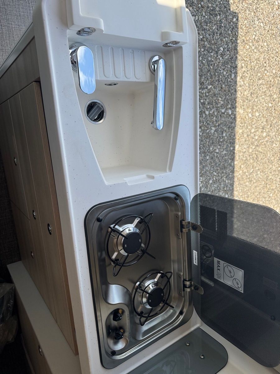 Fahrzeugabbildung Eura Mobil Van V 635 EB Klimaauto., Solar, Fahrassistenzpak