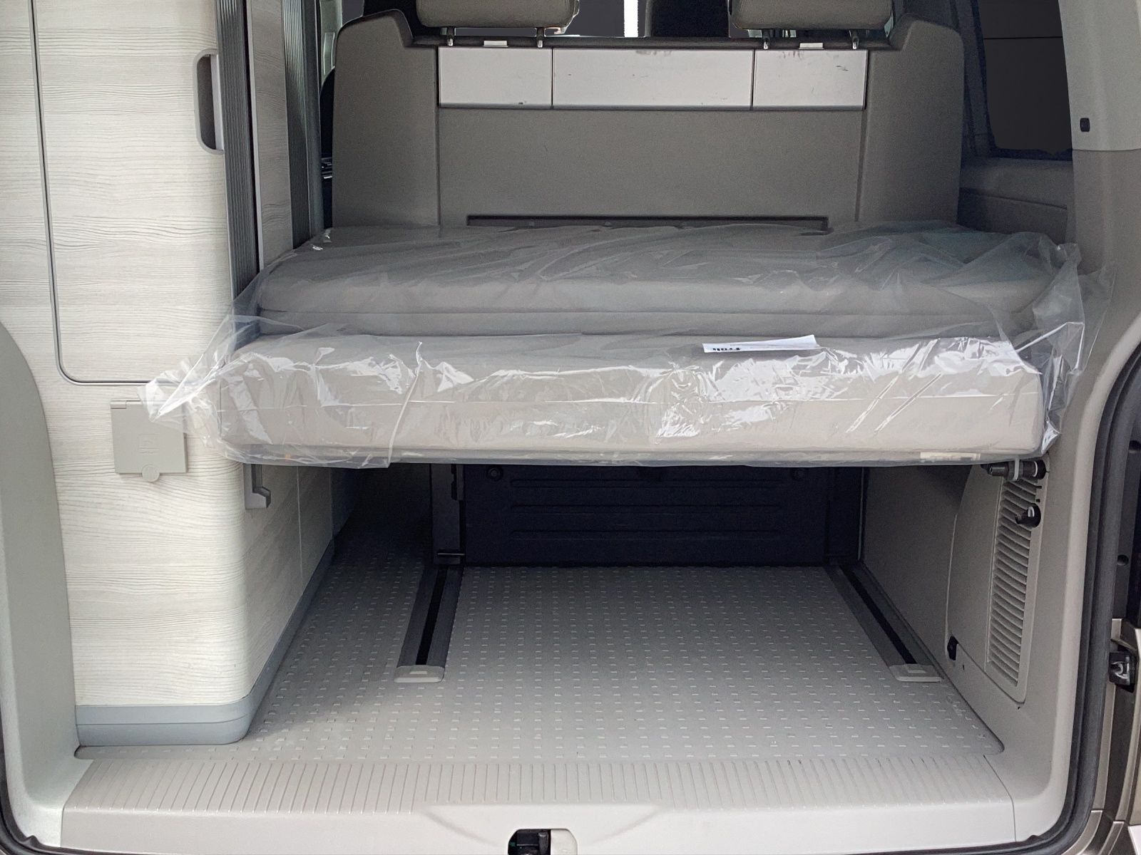 Fahrzeugabbildung Volkswagen T6 California TDI DSG OCEAN STH LED NAVI ACC RFK