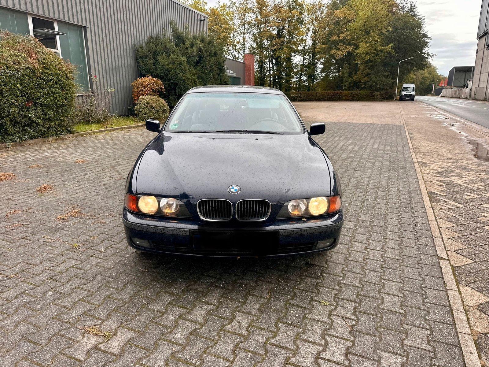 BMW 523