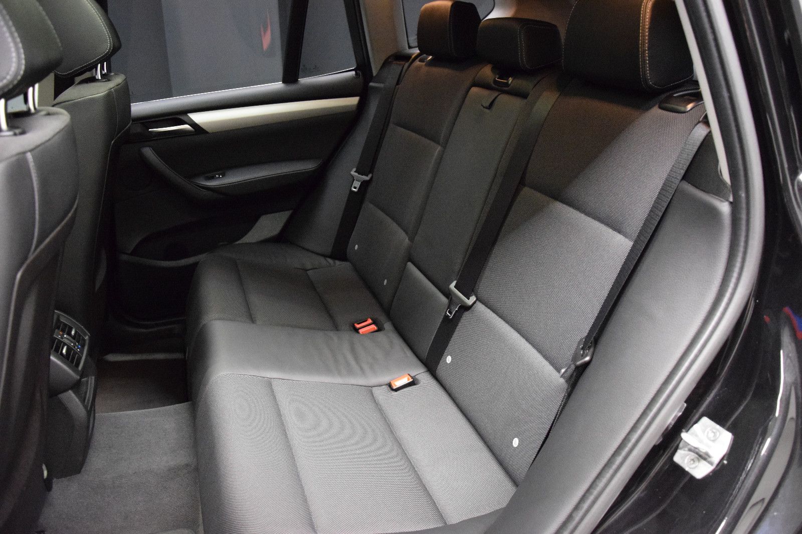 Fahrzeugabbildung BMW X3 xDrive 20d TeilLeder ACC HuD Pano Xen 360°