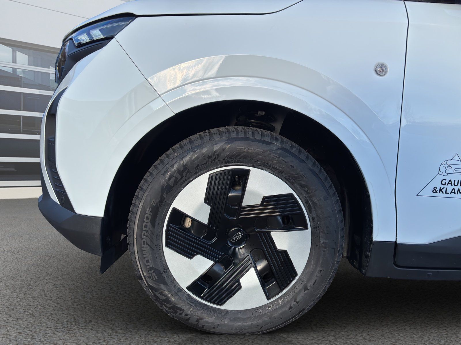 Fahrzeugabbildung Ford Tourneo Courier BEV Trend eMotor