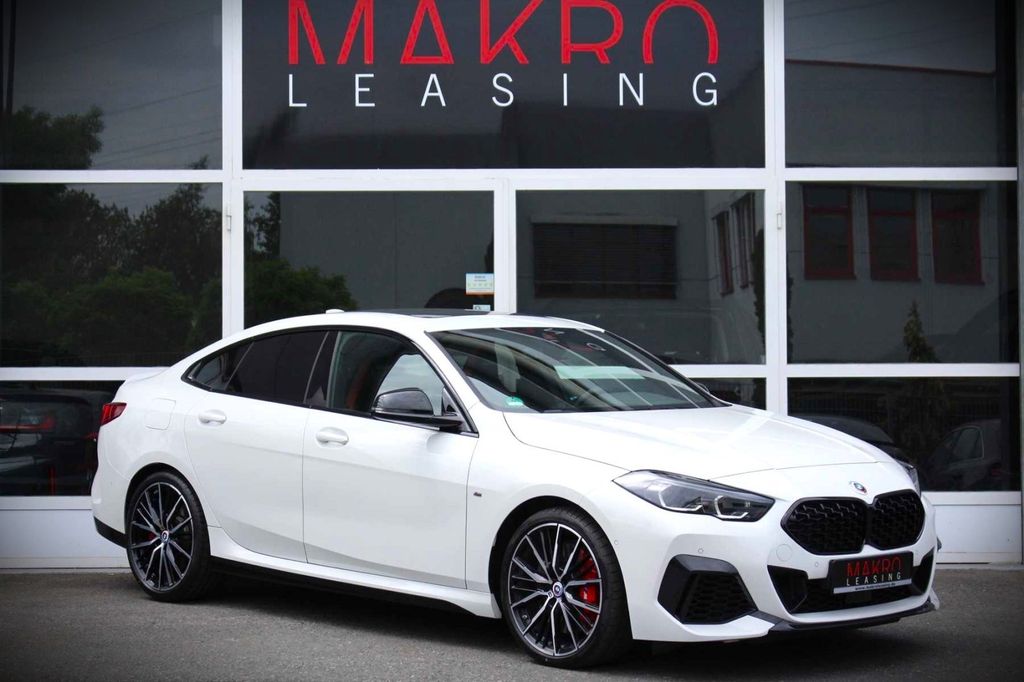 M235 i Gran Coupe xDrive + HARMAN/KARDON + PANO