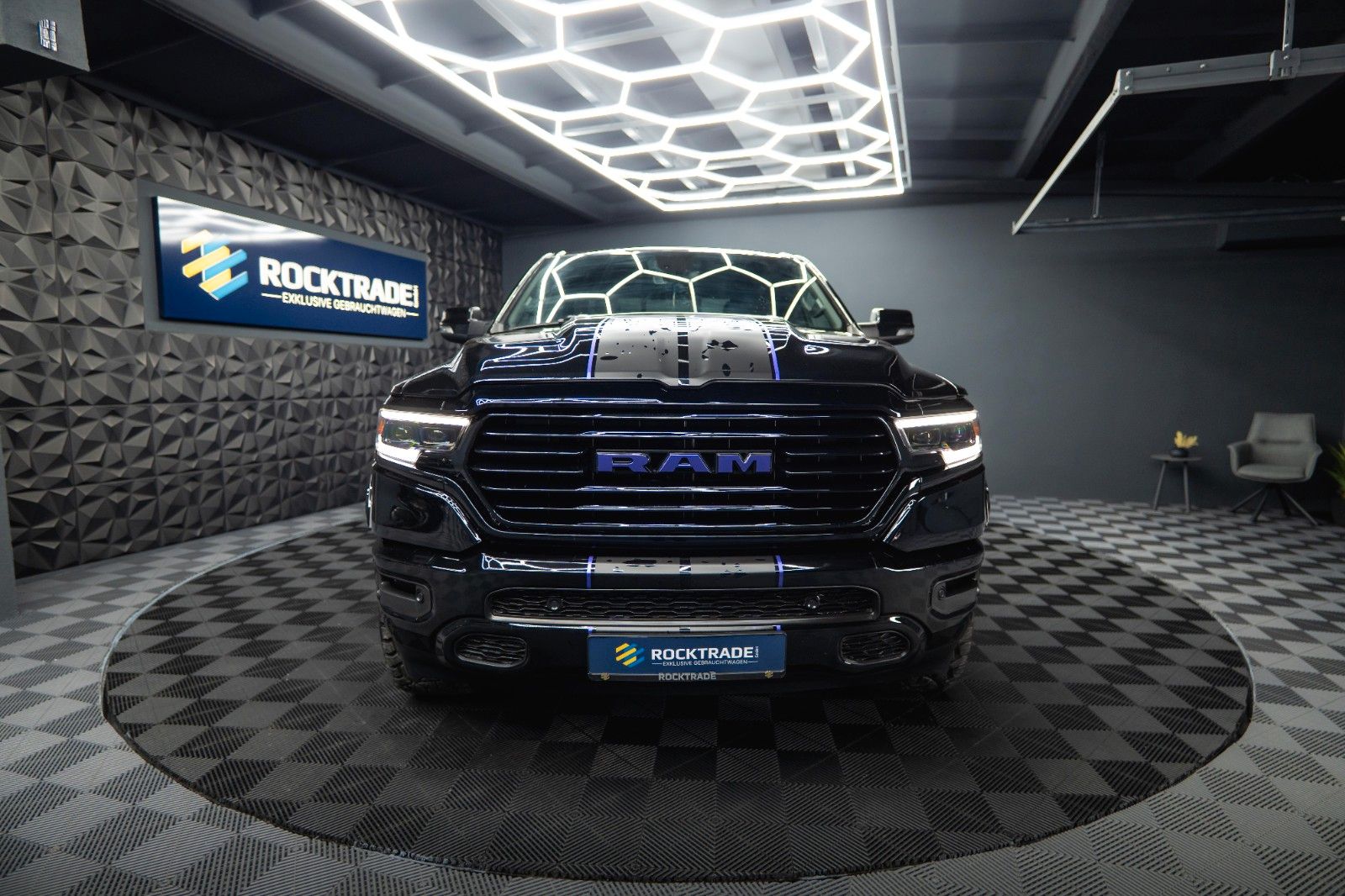 Fahrzeugabbildung Dodge RAM 5.7 V8 HEMI 4x4 LIMITED NightOffroad LONGBED