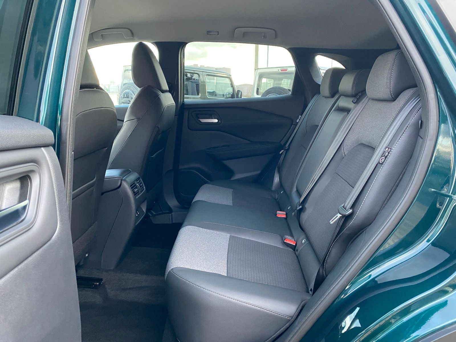 Fahrzeugabbildung Nissan Qashqai 1.3 DIG-T MHEV N-Connecta LED+SHZ+AHK