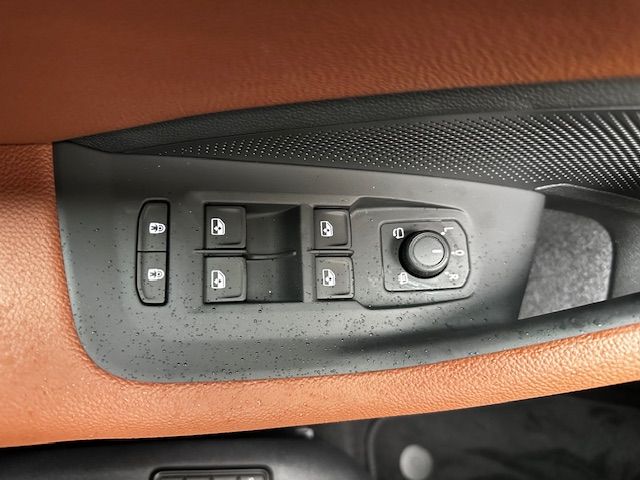 Superb Combi L&K 2.0 TSI 4x4 DSG AHK;MATRIX;NAV