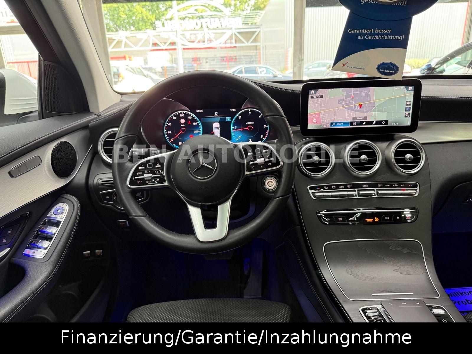 Mercedes-Benz GLC 300d 4Matic PANO+LED+RFK+AHK