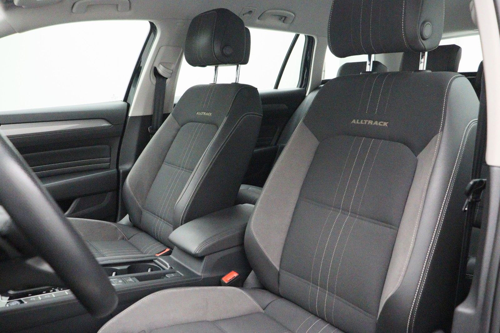 Fahrzeugabbildung Volkswagen Passat Variant 2.0 Alltrack NAVI ACC LED STHZ