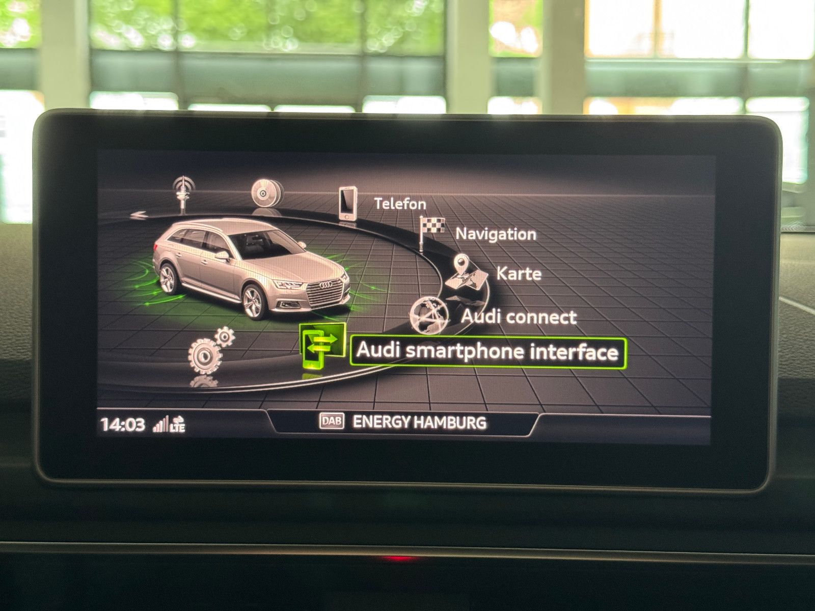 Fahrzeugabbildung Audi A4 2.0 TFSI G-TRON 3X S-LINE BLACK EDITION VOLL