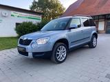 Skoda Yeti 2.0 TDI 4x4 DSG*Navi*Temp*PDC*Xenon*SHZ*Iso - Skoda Yeti: 2.0