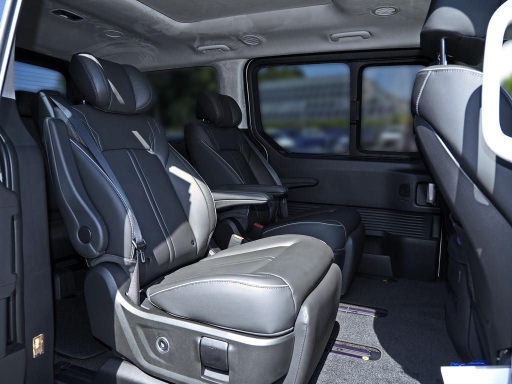 Fahrzeugabbildung Hyundai STARIA HEV 7-Sitzer Signature Panoramadach