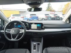 VW Golf VIII Life 1.0 eTSI DSG Bluetooth Navi LED