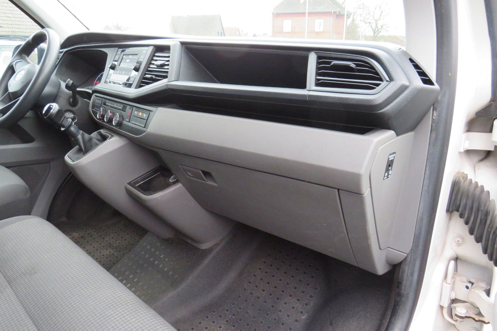 Fahrzeugabbildung Volkswagen T6 Kasten TDI KURZ KLAPPE KLIMA PDC TELVOR 1.HD