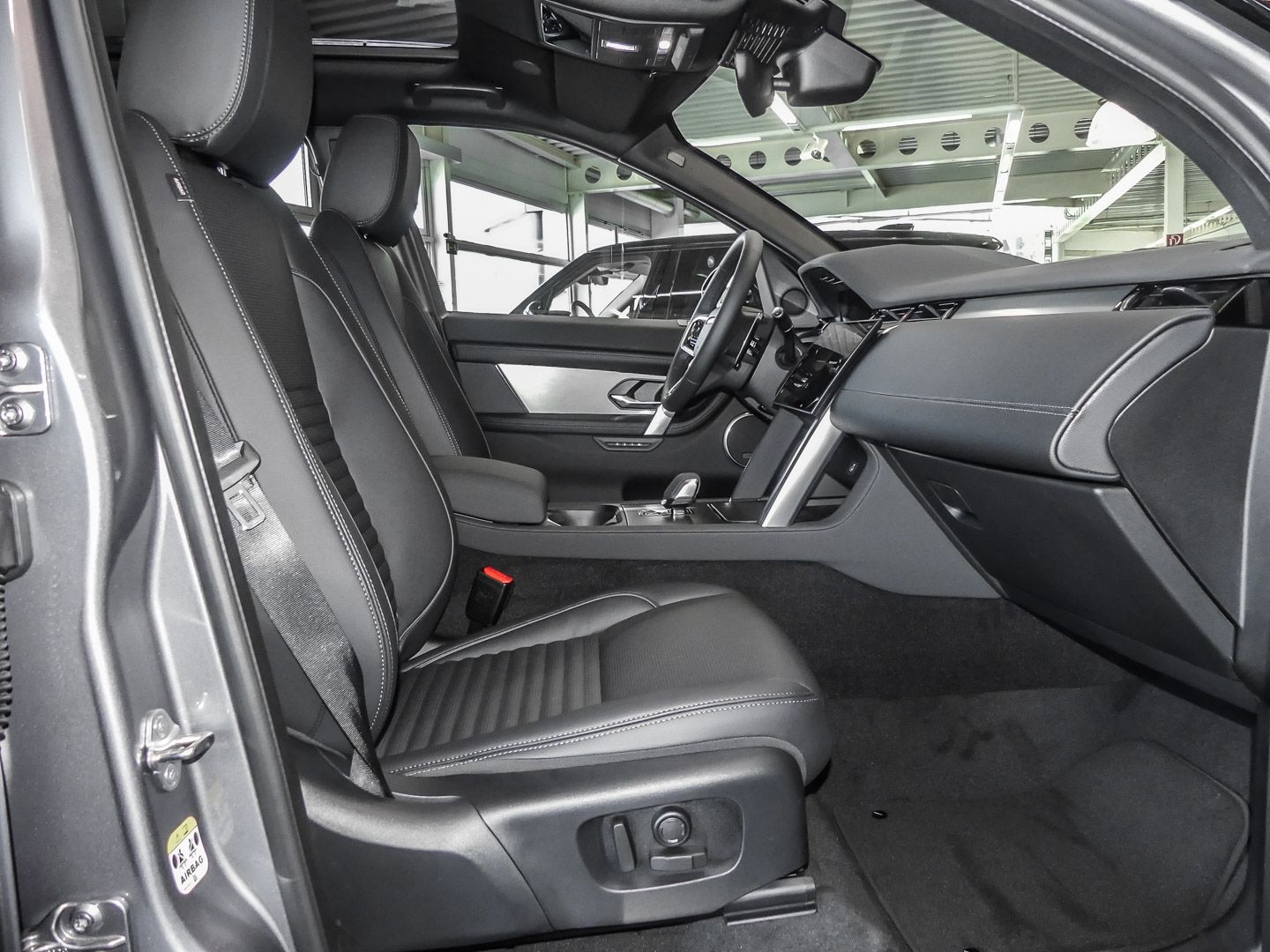 Land Rover Discovery Sport Hybrid Dynamic SE AWD 1.5 P270e  imagem 3