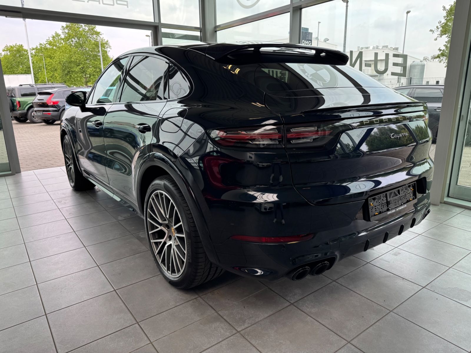 Fahrzeugabbildung Porsche Cayenne Coupe E-Hybrid Platinum Edition