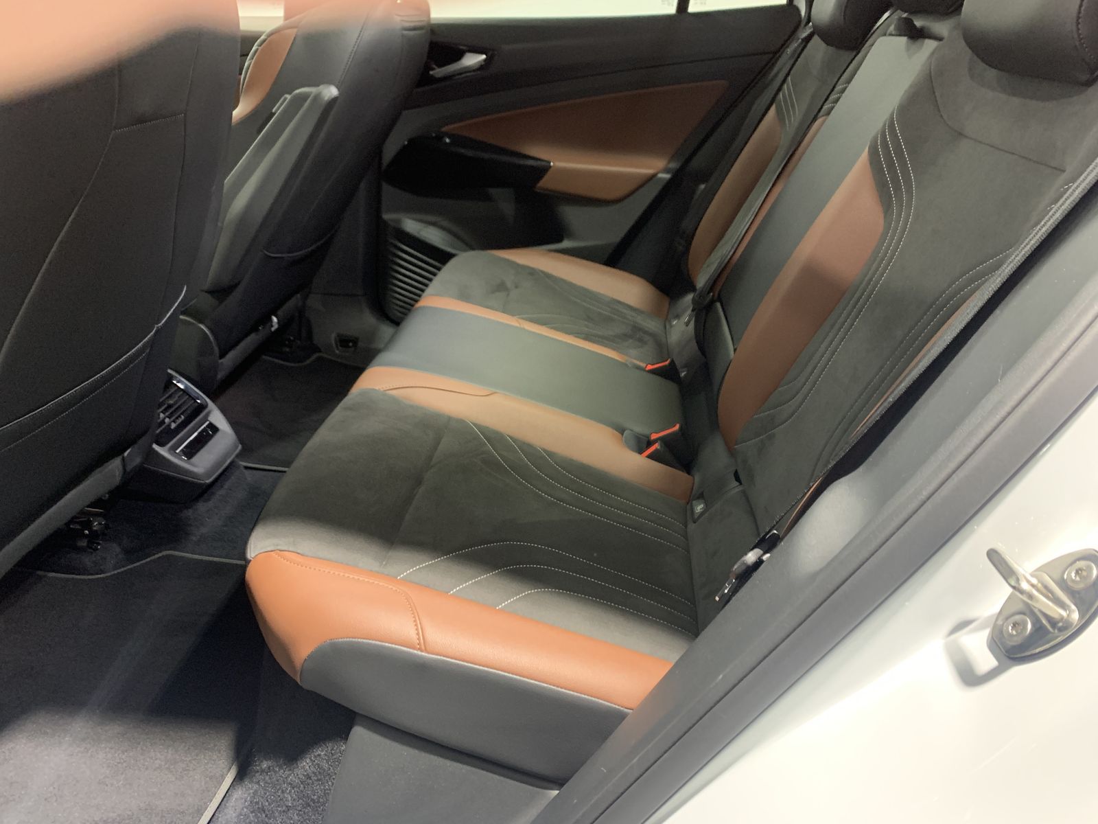 Fahrzeugabbildung Volkswagen ID.4 Pro Performance*WP*Pano*AHK*LED-Matrix*