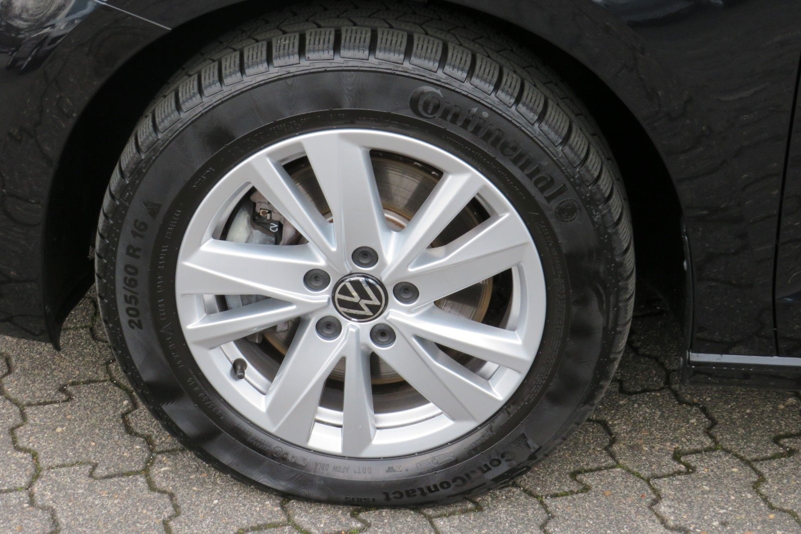 Fahrzeugabbildung Volkswagen Touran Comfort DSG AHK 7-SITZE KAMERA LED 1.H