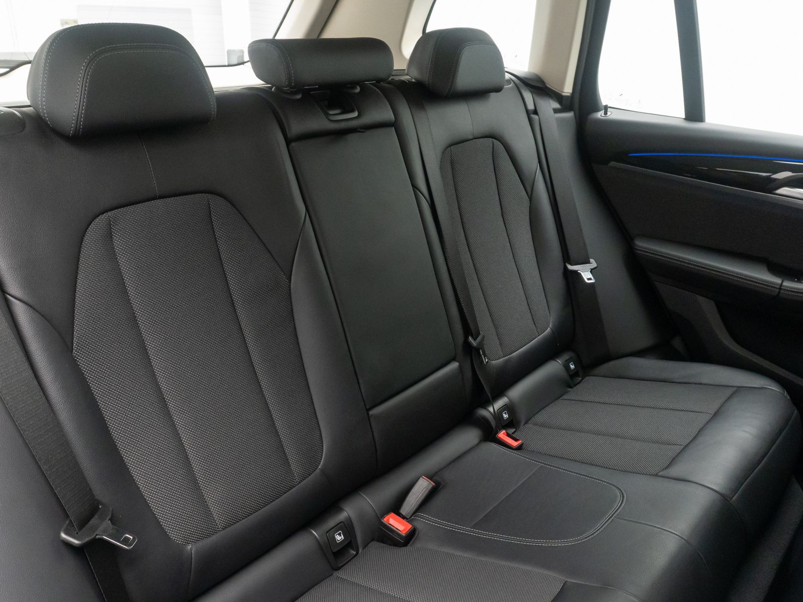 Fahrzeugabbildung BMW X3 xD20d  xLine Kamera DAB CockPit+AHK Sport 20"