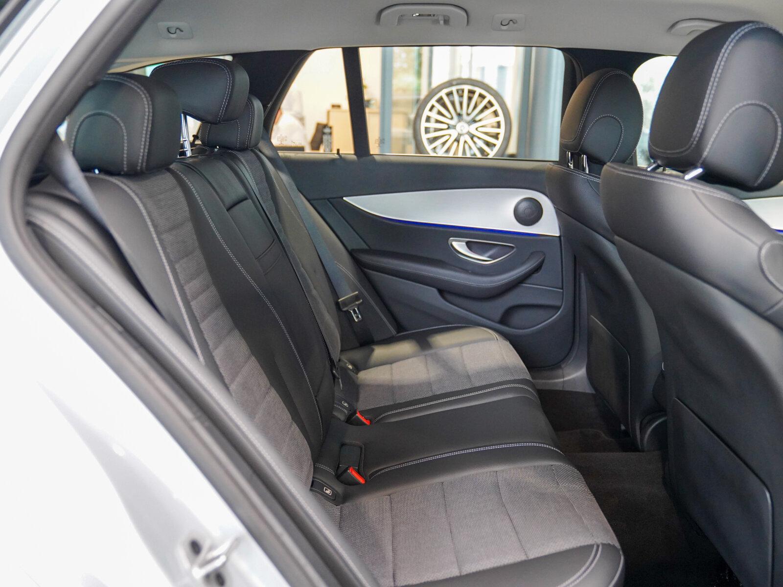 Mercedes-Benz E-Class d T AVANTGARDE CarPlay Kamera Spur Totwink, миниатюра 11