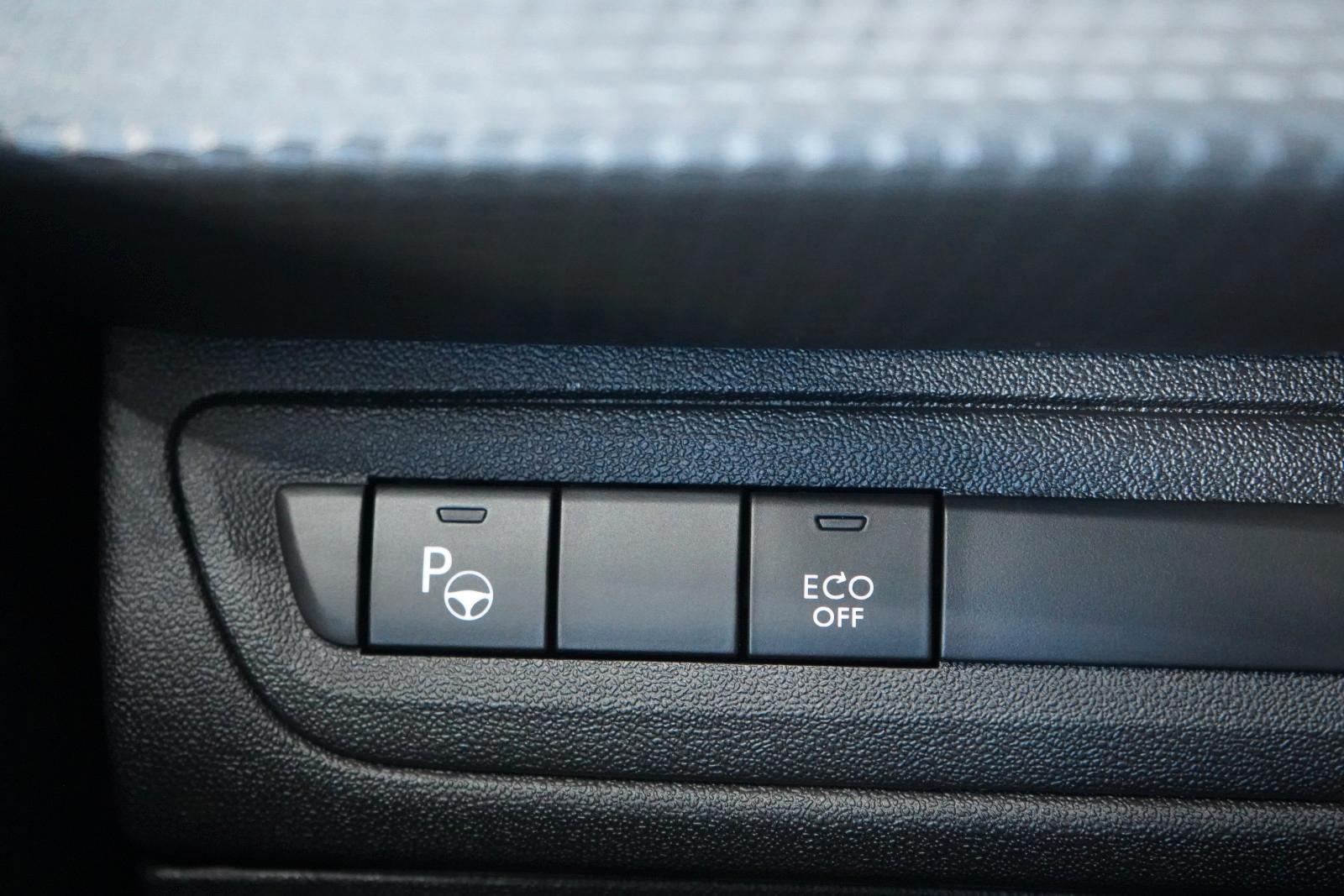 Peugeot 2008 Allure GT-LINE*Pano*Navi*Kam*18 Z.*Automat.