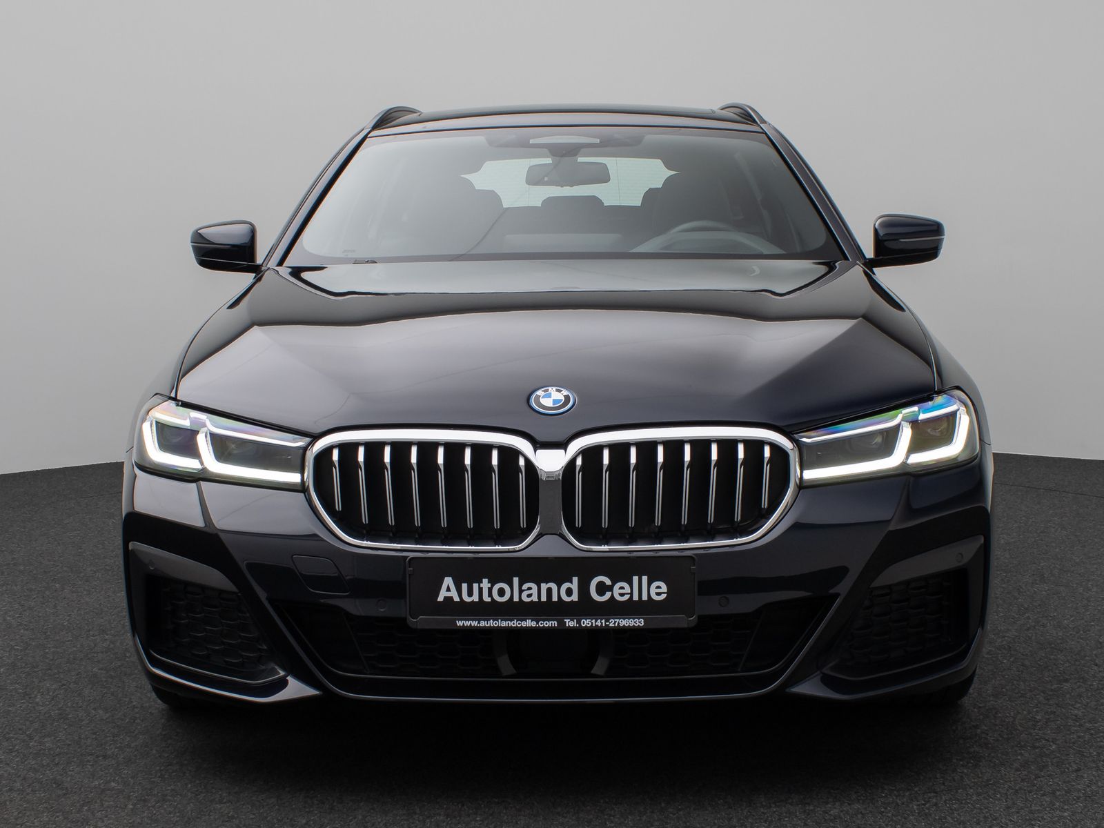 Fahrzeugabbildung BMW 530e xD M Sport Individual Panorama HUD H/K Voll