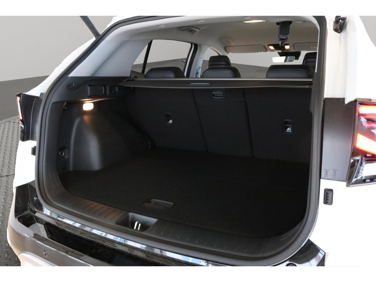 Fahrzeugabbildung Kia Sportage Spirit 1.6 T-GDI MHEV 360°Kamera Navi