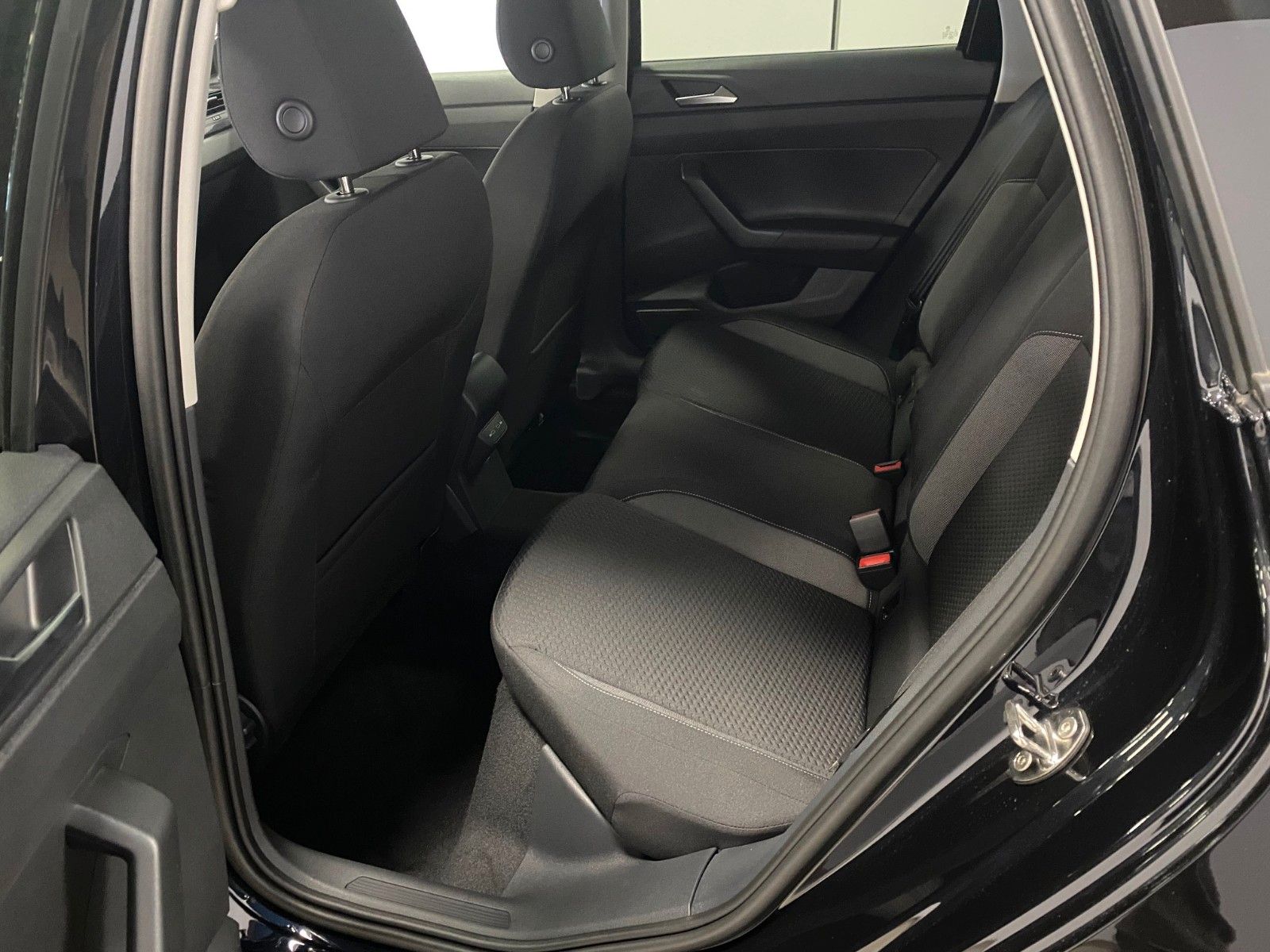 Fahrzeugabbildung Volkswagen Taigo 1.5 TSI DSG Life+MATRIX LED+KAMERA+AppCon+