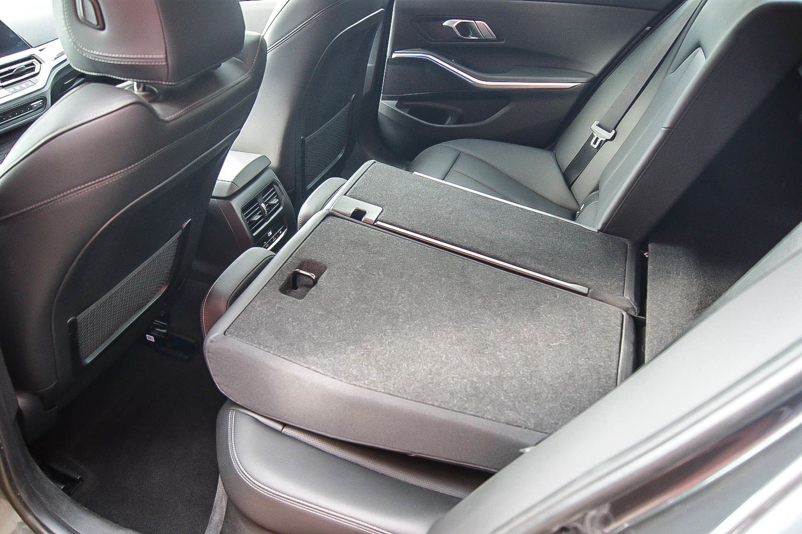 Fahrzeugabbildung BMW 320 d xDrive Luxury Line STANDHEIZG SCHIEBEDACH