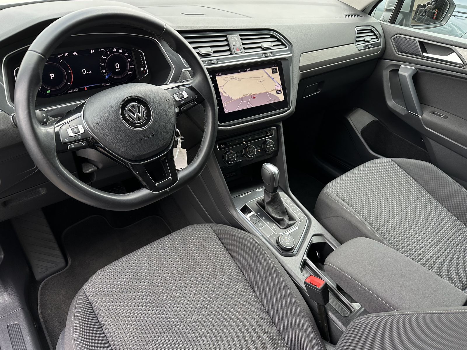 Fahrzeugabbildung Volkswagen Tiguan Allspace 2.0 TDI DSG 4M CL NAV+ACC+KAMERA