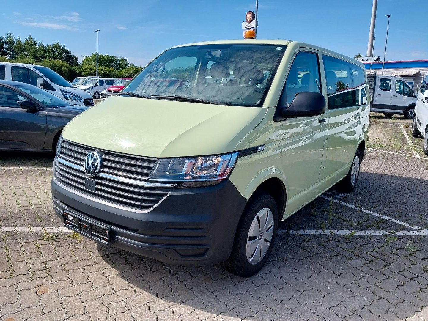 Fahrzeugabbildung Volkswagen T6 Kombi 2.0TDI 9-SITZE KLIMA TELVOR FLÜGELTÜREN