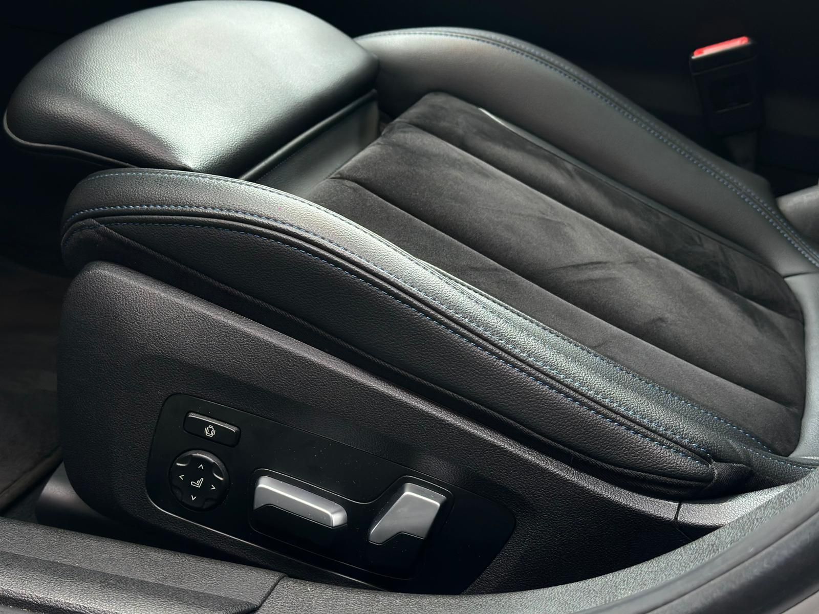 BMW 330 e M SPORT SHADOW* LED#SHZ#NAVI#TEMPO#360CAM - Image 20