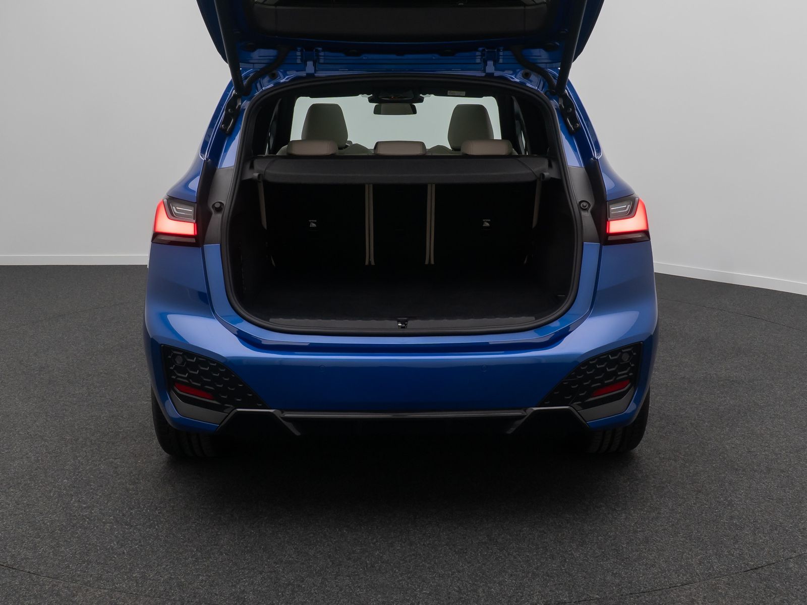 Fahrzeugabbildung BMW 220i Active Tourer M Sport 360° HUD DAB Panorama