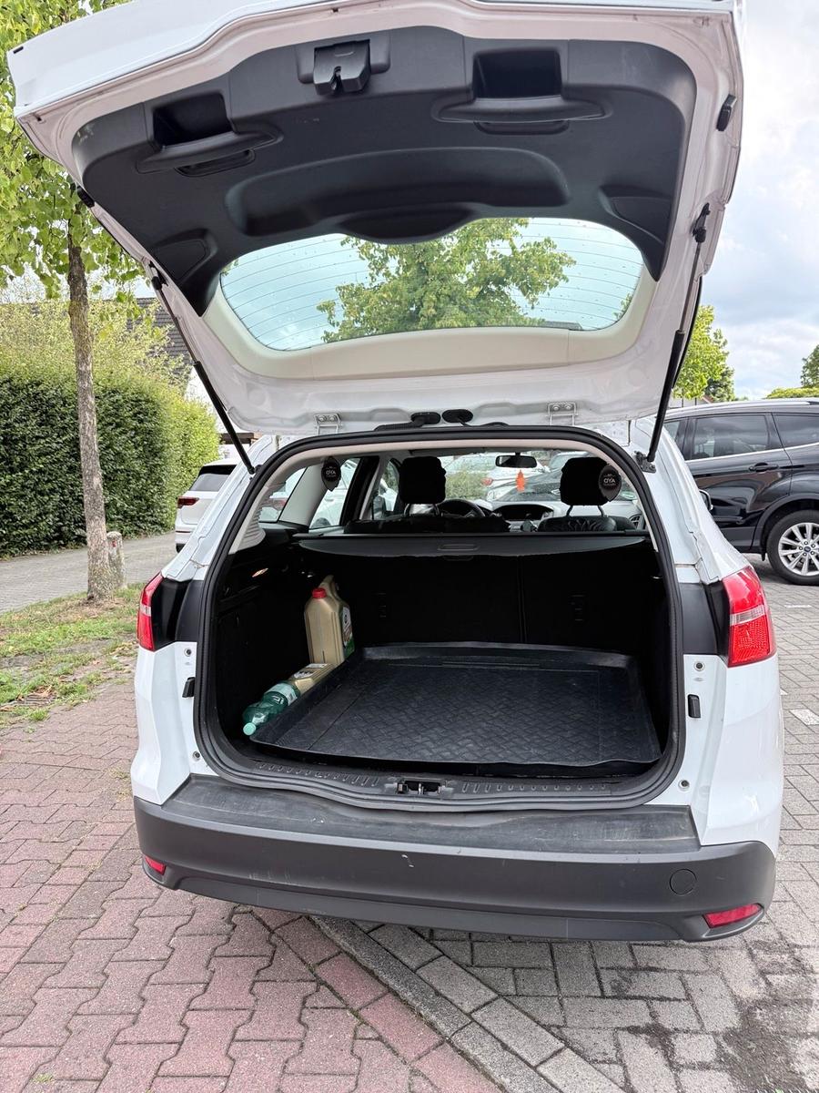Ford Focus 2015 — photo 8