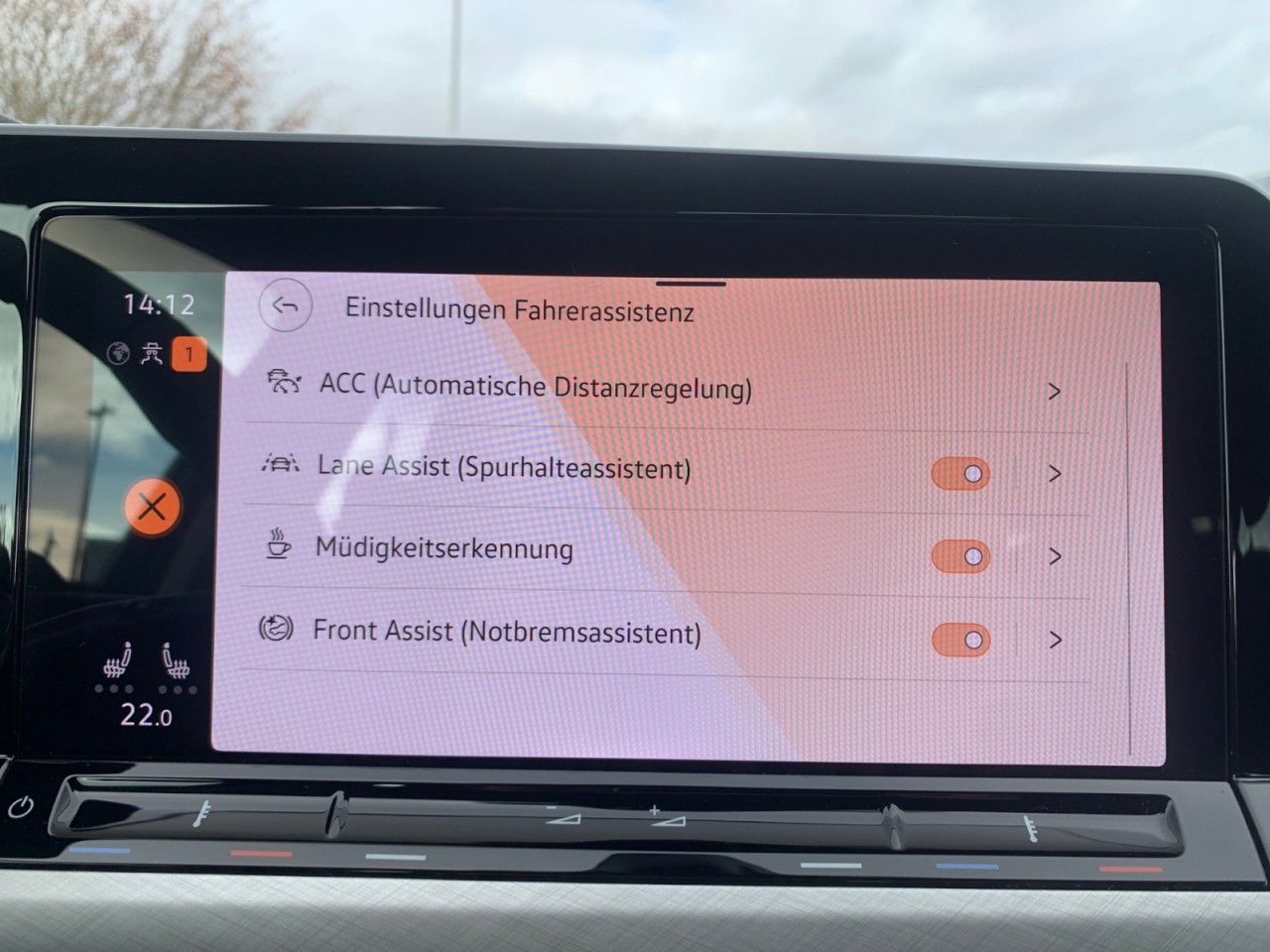 Fahrzeugabbildung Volkswagen Golf VIII 1.5 eTSI Life DSG+ACC+LED+APP-CONNECT+