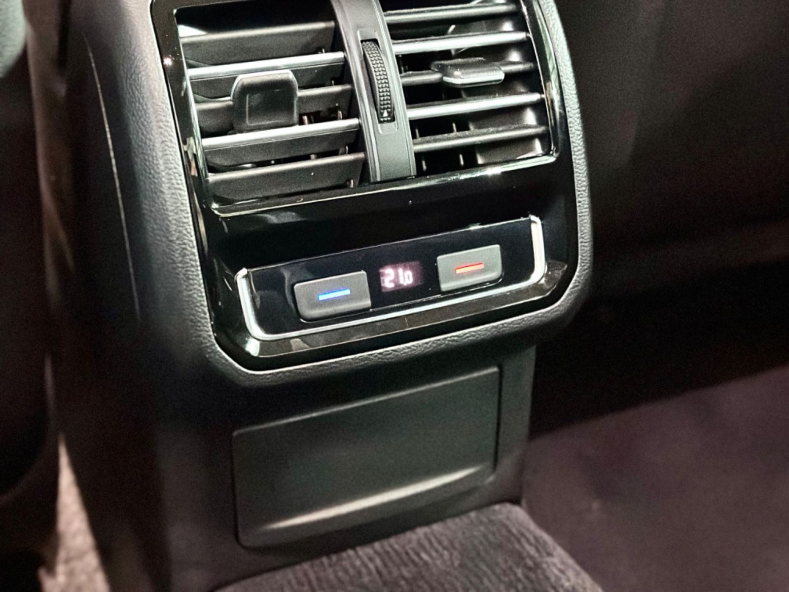 Fahrzeugabbildung Volkswagen Passat Lim. GTE 1,4TSI *DSG*AHK*Standh*ACC*Sound