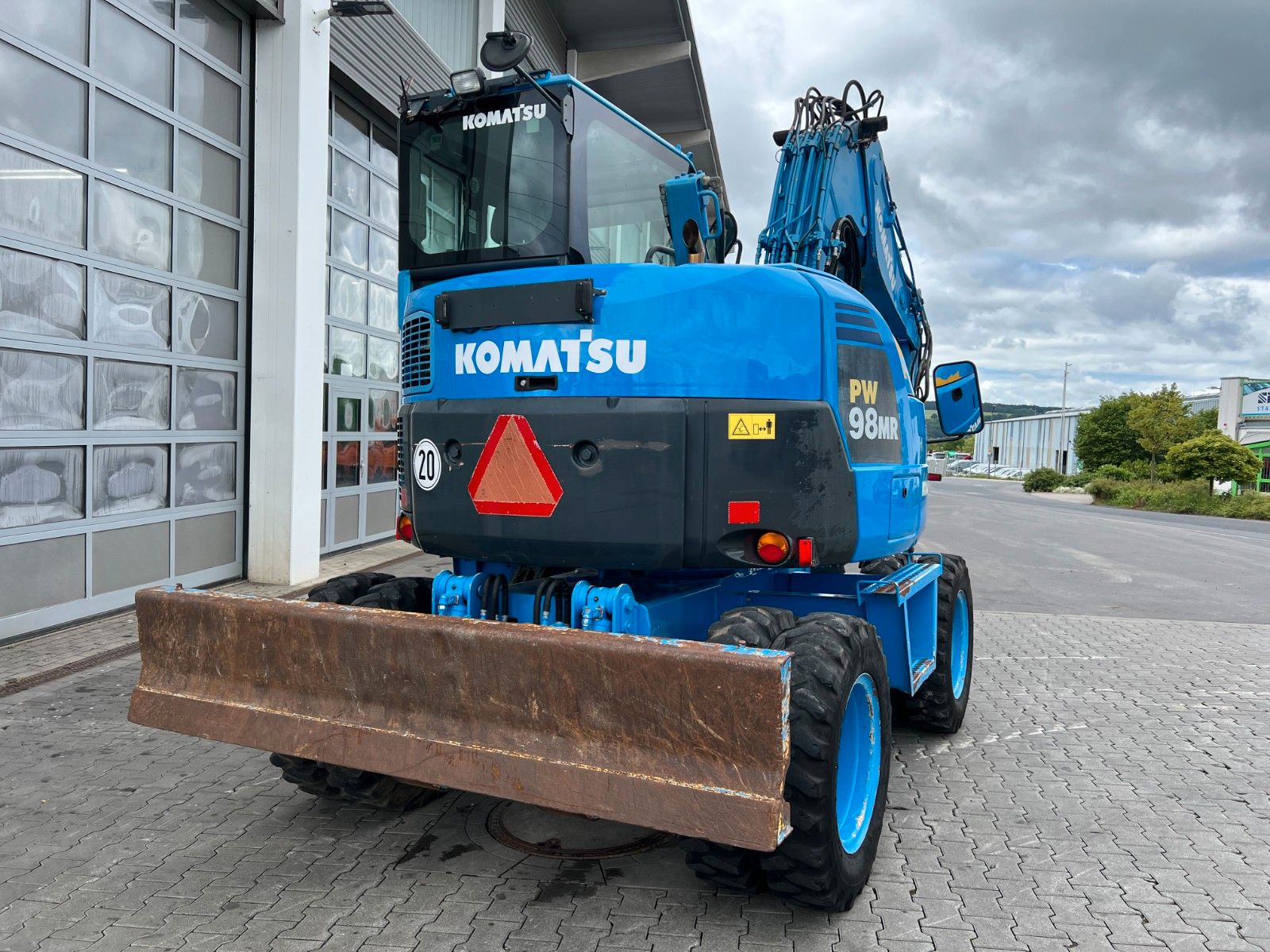 Fahrzeugabbildung Komatsu PW 98MR-8 / 5.734h / Powertilt HS08